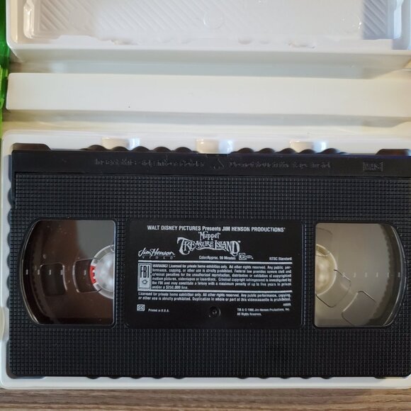 2 Muppet Movies VHS - The Great Muppet Caper and Muppet Treasure Island - Picture 7 of 10